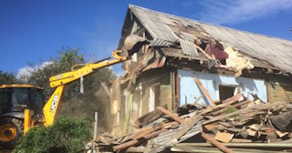 Промышленный демонтаж пристроек к дому в Наро-Фоминске | Цены от 562 руб. за м2