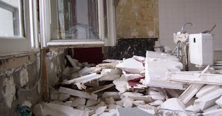 Демонтаж хрущевки в Наро-Фоминске - удаление старых полов и стен по выгодной цене от 1735 рублей.